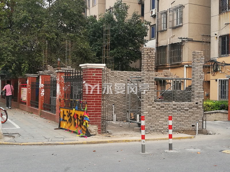 小区保安室用土建的好，还是用活动岗亭好?